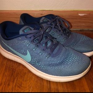 Nike Tennis Shoes